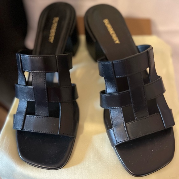 Authentic Burberry Sandals - Picture 2 of 3